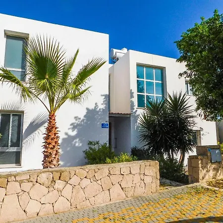 Villa Blue Horizon With Seaviews And Private Heated Pool *
