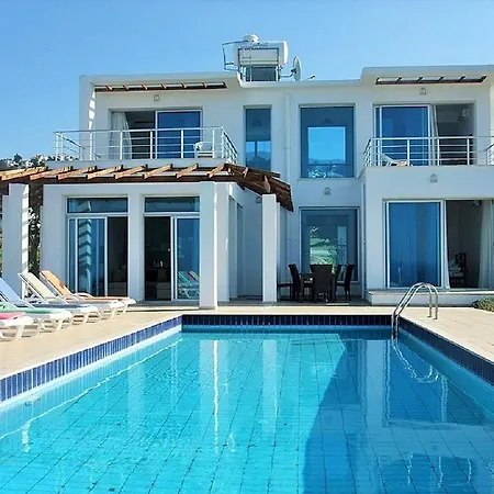 Blue Horizon With Seaviews And Private Heated Pool * Agios Amvrosios (Kyrenia)