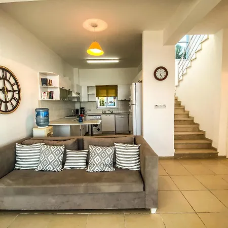 Villa Blue Horizon With Seaviews And Private Heated Pool Agios Amvrosios (Kyrenia)
